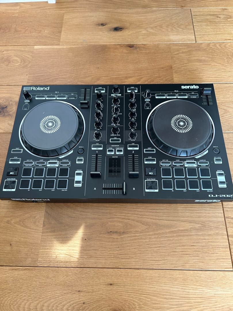 Roland DJ-202 【SeratoDJLite対応DJコントローラー】
