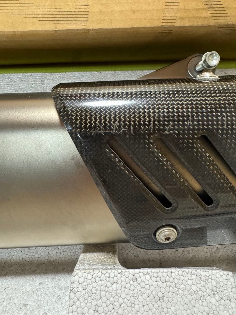 AKRAPOVIČ スリップオンマフラー 車検対応本体YAMAHAMT10