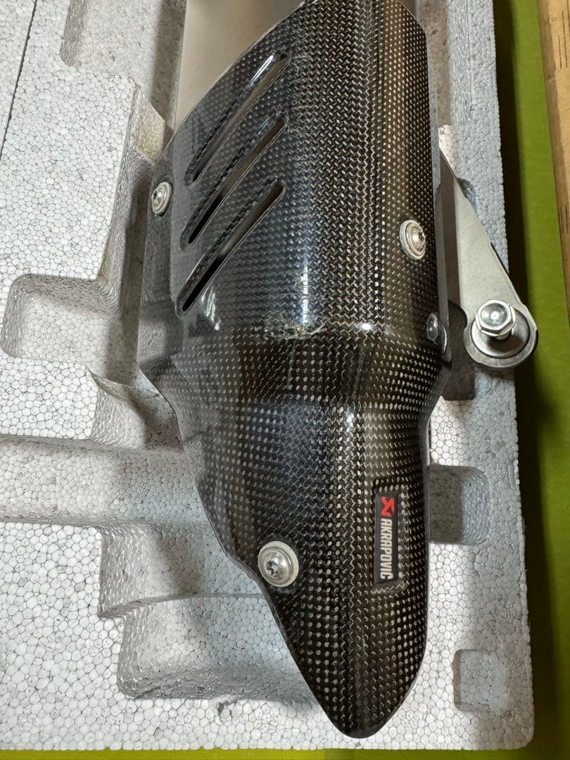 AKRAPOVIČ スリップオンマフラー 車検対応本体YAMAHAMT10