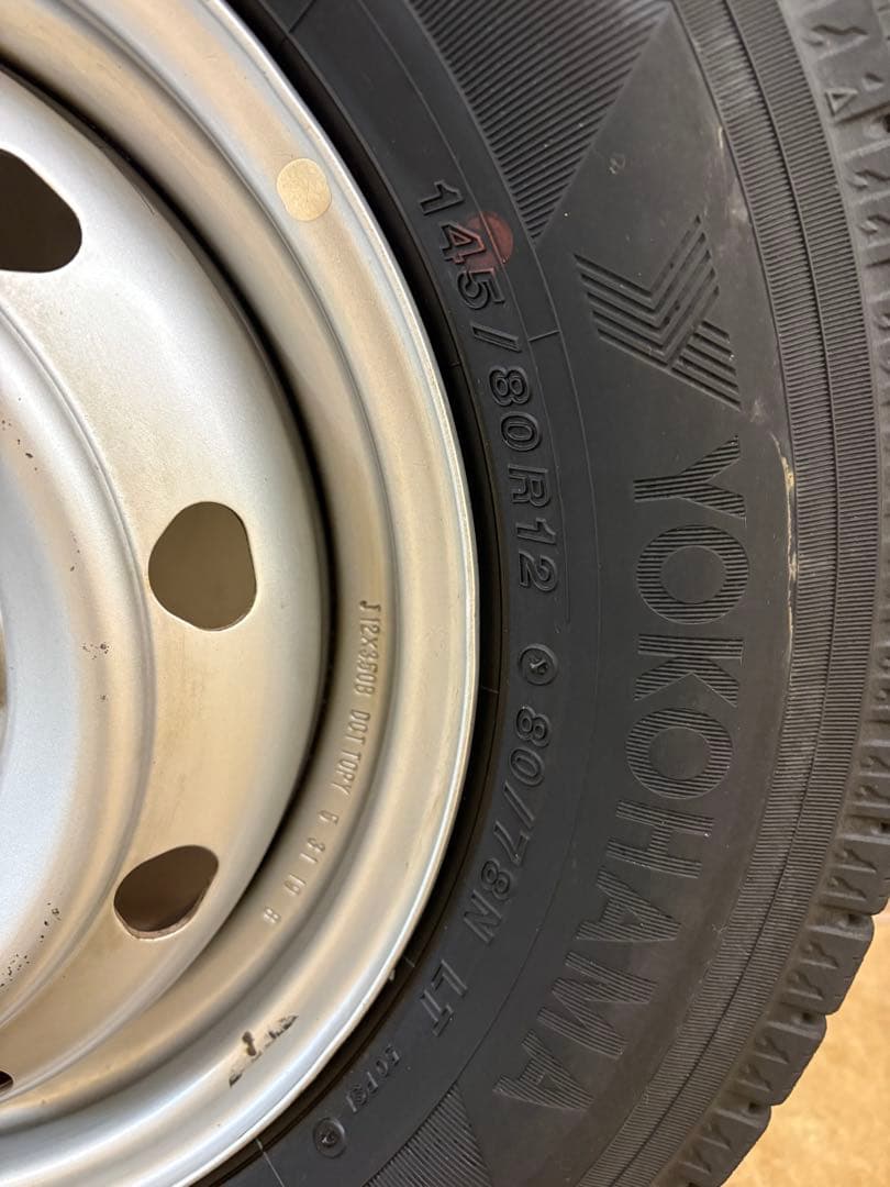 145/80R12 ヨコハマ スタッドレスアイスガード　スチールホイール付き