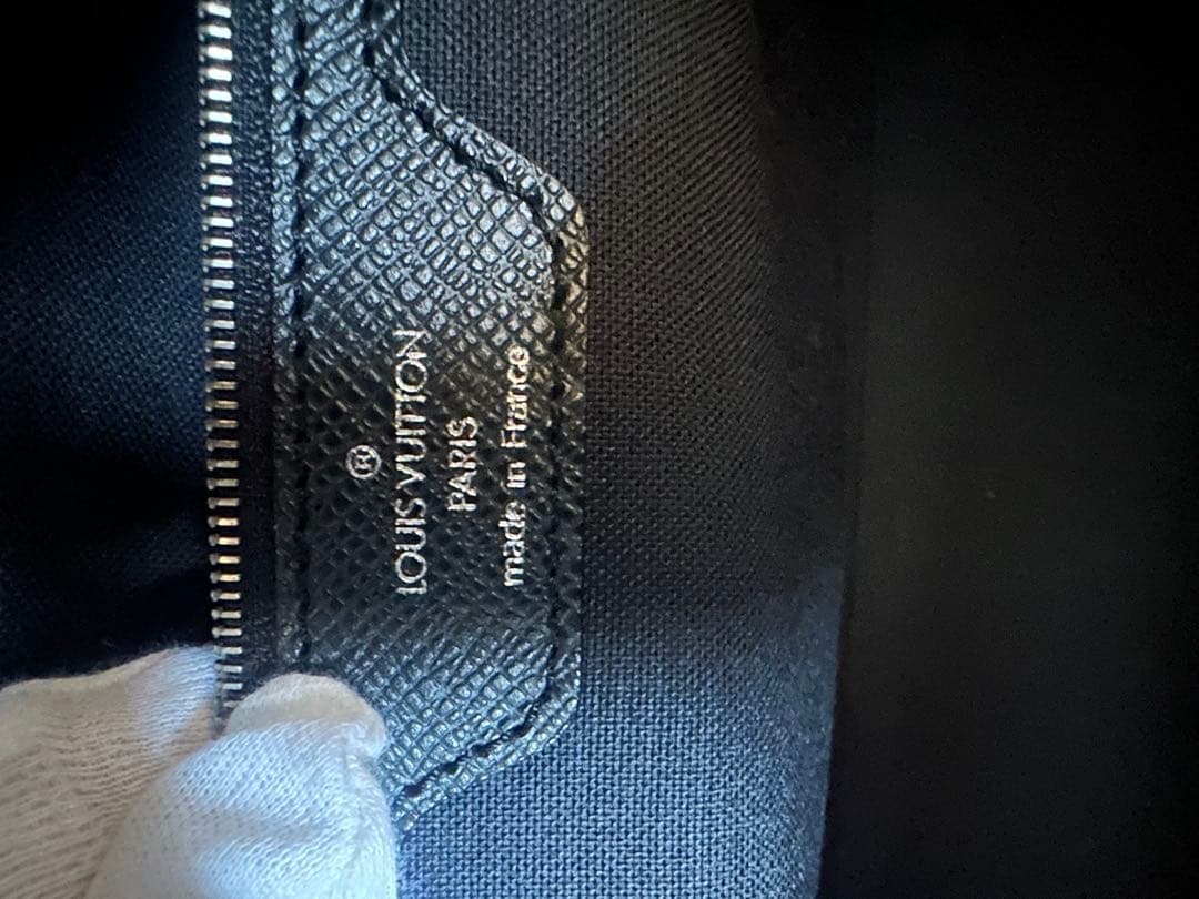 よっしーLouis Vuitton M32502 イヴァン