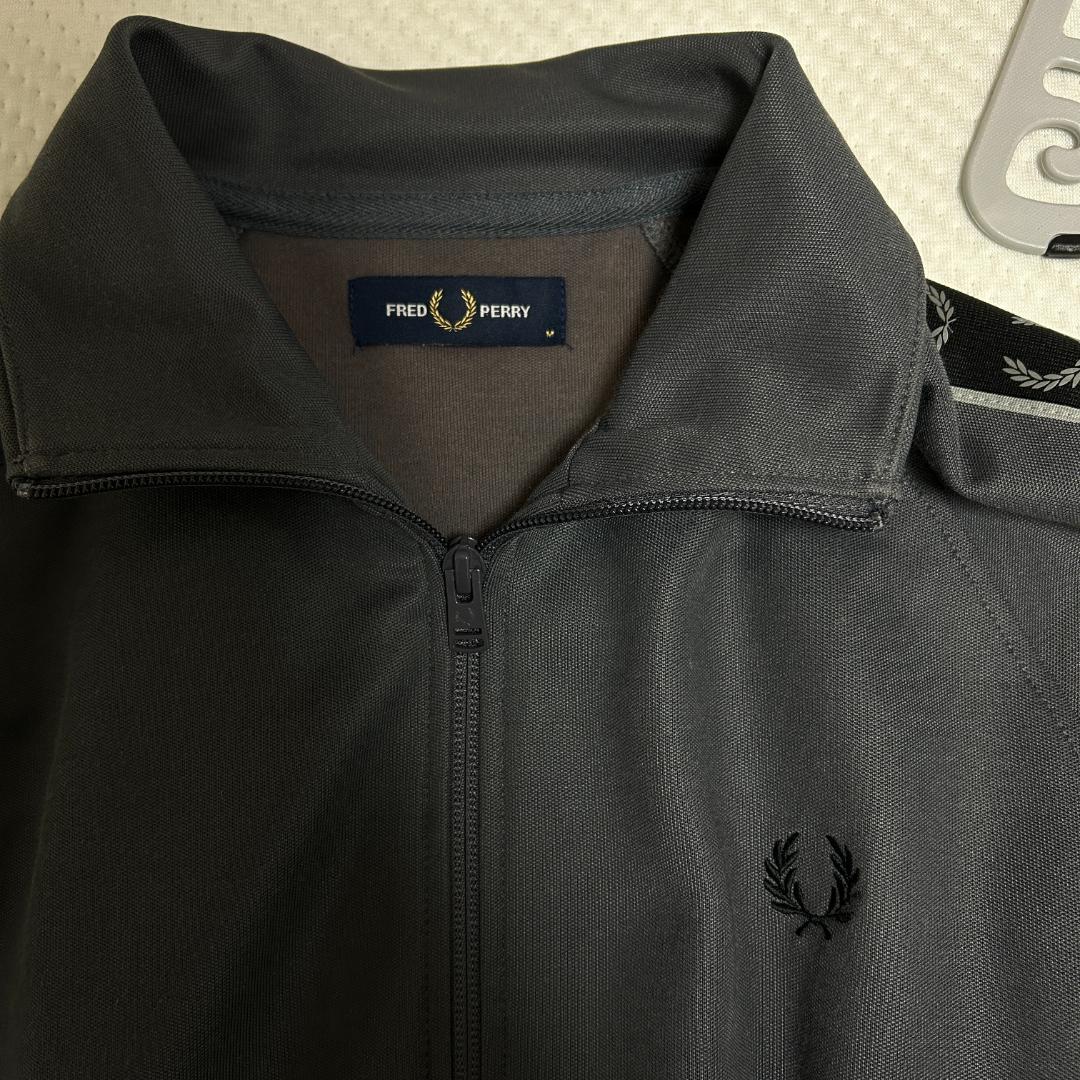 FRED PERRY グレー ジップアップジャケット トラックジャケット