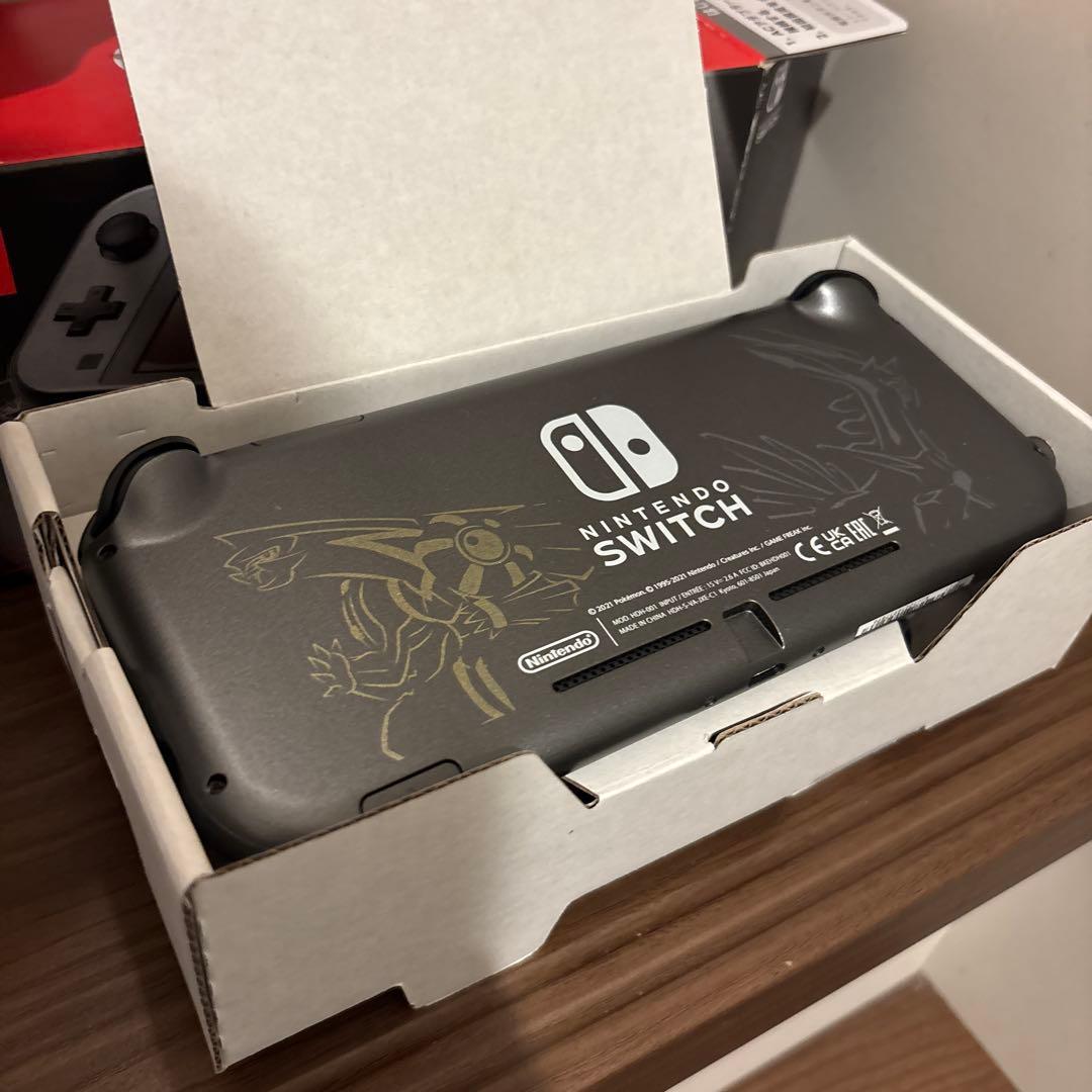 完品　美品　Switch Lite 本体　ディアルガ・パルキア