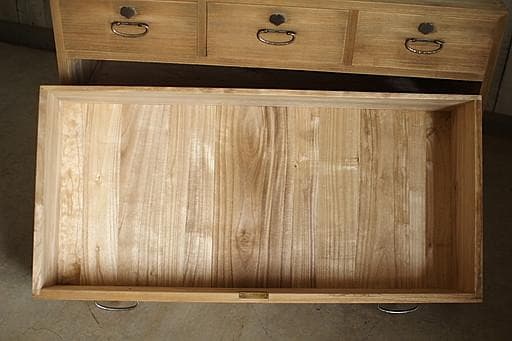 古い木製の引き出し5杯　チェスト　桐箪笥　昭和レトロ　タンス　古家具　古民家